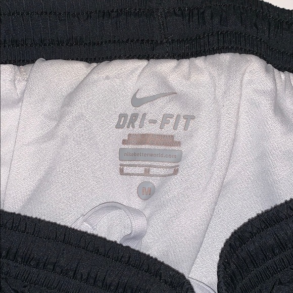 2 pairs of Nike shorts - Picture 4 of 4